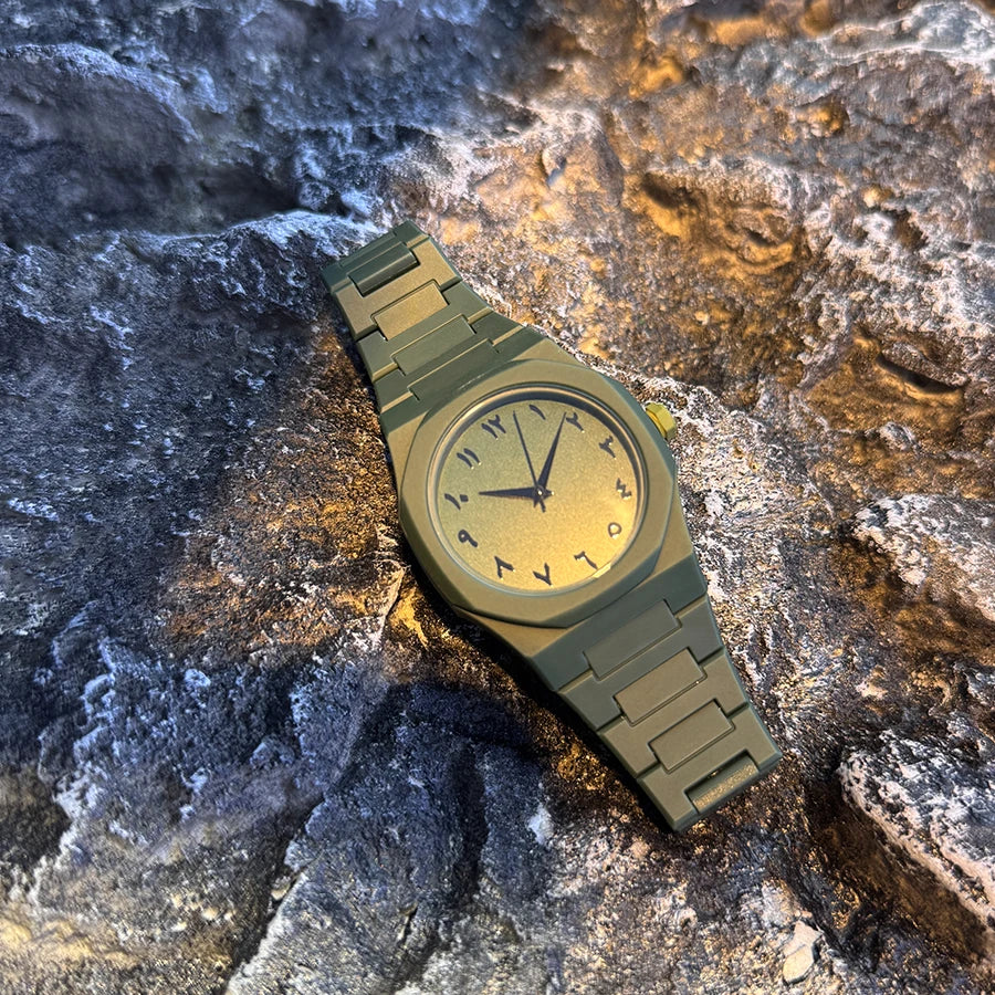 Arabic simple quartz watch
